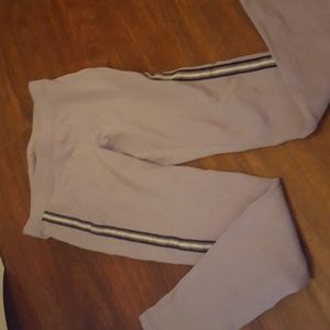 I'm selling leggings